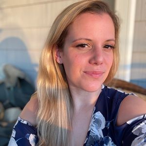 Meet your Posher, Rebecca